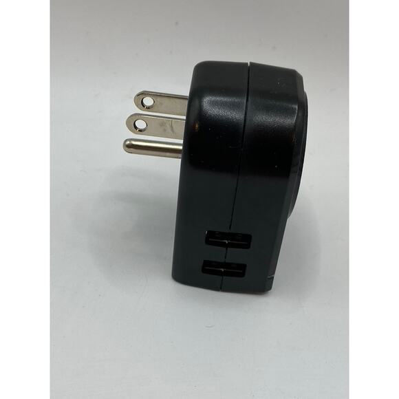 INSIGNIA Black Ground Travel Adapter USB Power Outlet - Picture 3 of 9